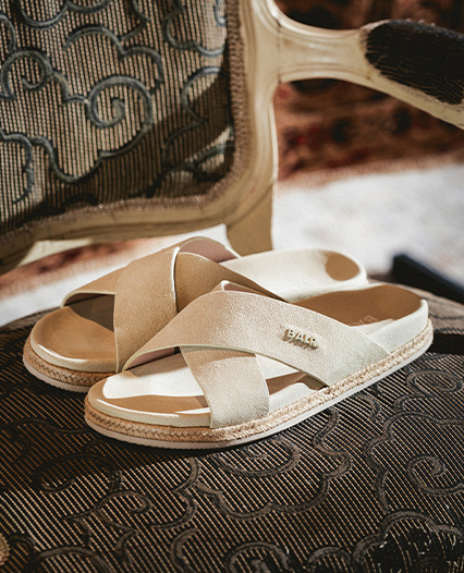 סנדלים וכפכפים